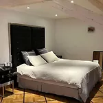 4Br Exclusivist Apartment With Modern Art