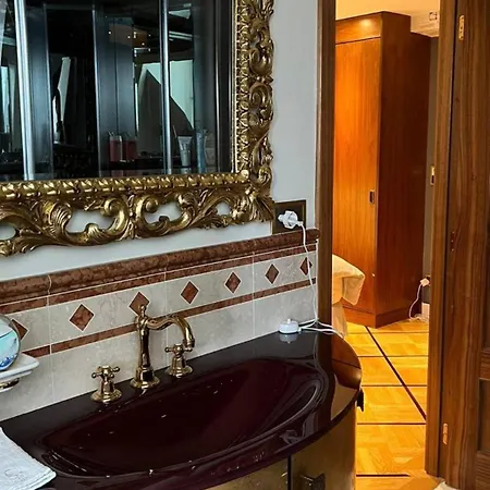4br Exclusivist With Modern Art Appartement *
