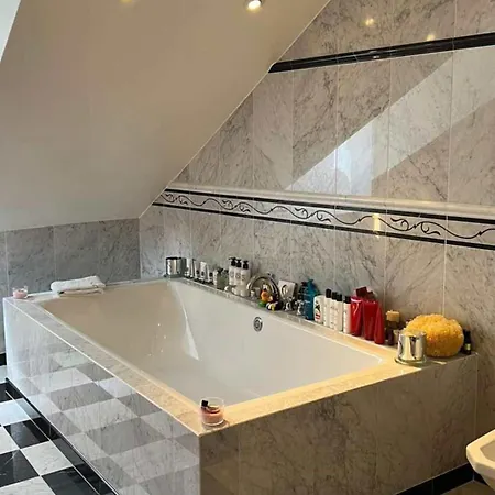 Appartement 4br Exclusivist With Modern Art