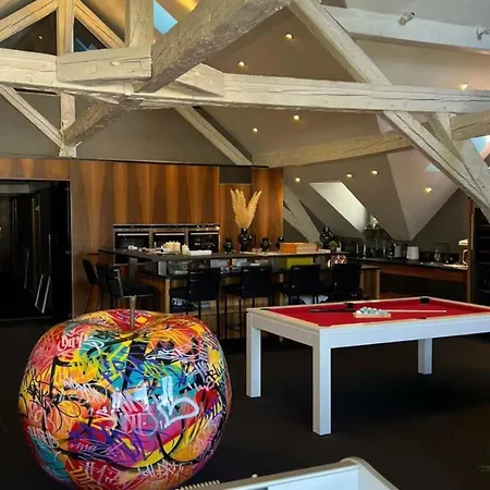 4br Exclusivist With Modern Art Appartement *